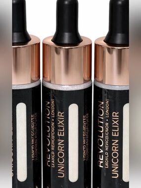 🦄Makeup Revolution Liquid Highlighter Unicorn Elixir